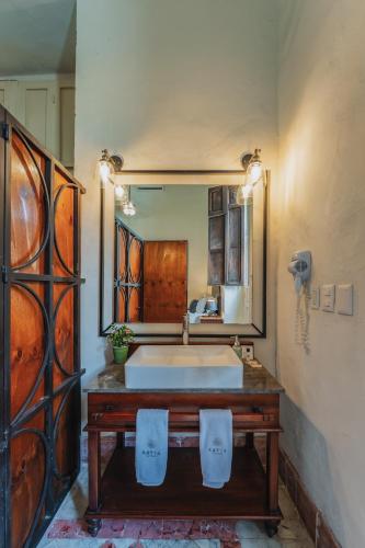 King Suite image 5