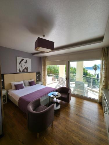 Meridian Hotel - image 9