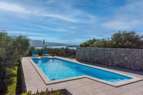 Holiday home in Kornic - Insel Krk 39437 - Location, gîte - Kornić