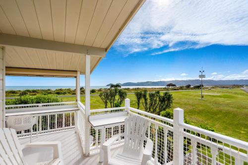 A szálláshely kívülről, Sunset Haven - Mahia Holiday Home in Mahia