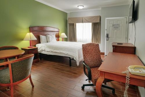 Starlight Inn & Suites Motel 29 Palms Joshua Tree  in Twentynine Palms