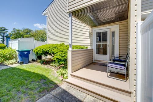 Walk to Brigantine Beach Condo with Furnished Patio in 雙桅船市 (NJ)