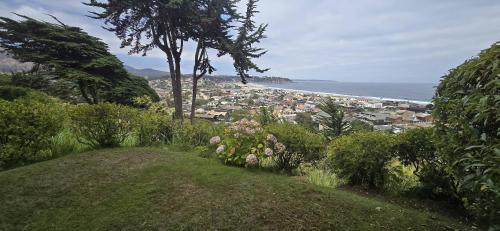 Departamento en Cachagua con jardín y vista al mar
