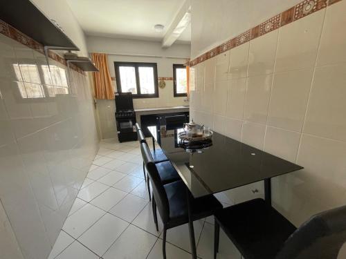 Beautiful apartment with parking for famelies in 리아드 에살람