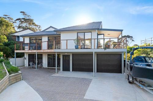 11 Warbler Crescent