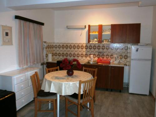 Apartments Ana Old Town - image 4