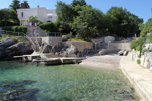 Strand, Apartments with parking space Vantacici, Krk - 24504 in Vantačići