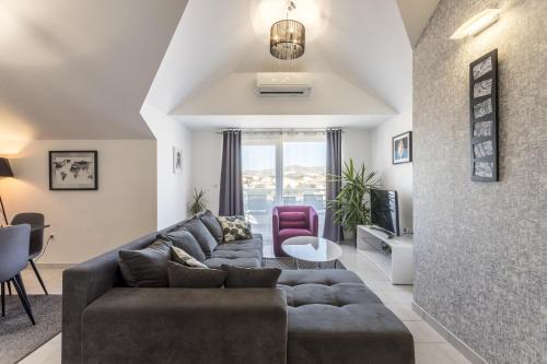 Apartments with parking space Kastel Novi Kastela - 24645 - image 3