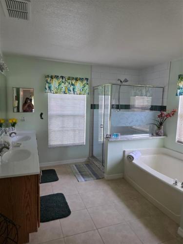 4 Bed 661 in Davenport, USA
