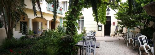 Facilities, Les jardins du Patriarche Hotel near Restaurant Les Terribles