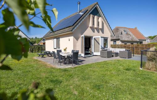 Holiday home Tzummarum 22