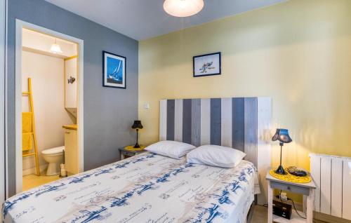 One-Bedroom Apartment image 4