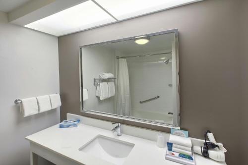 Four Points by Sheraton Charlotte/Pineville - image 12
