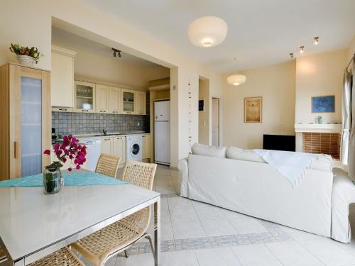 บริการและสิ่งอำนวยความสะดวก, Villa in Greece by Kissakas Beach in ลิวาดี (ติรอส)