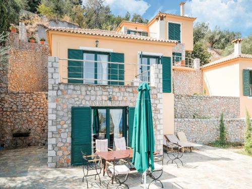 Viesnīcas āriene, Villa in Greece by Kissakas Beach in Livadi (Tiros)