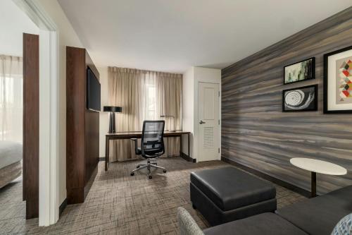 One-Bedroom Suite with Sofa Bed