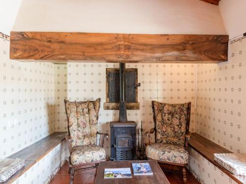 Mansion in Montemor by Forest & Lake, cleaning included gîte à louer Amoreira de Cima