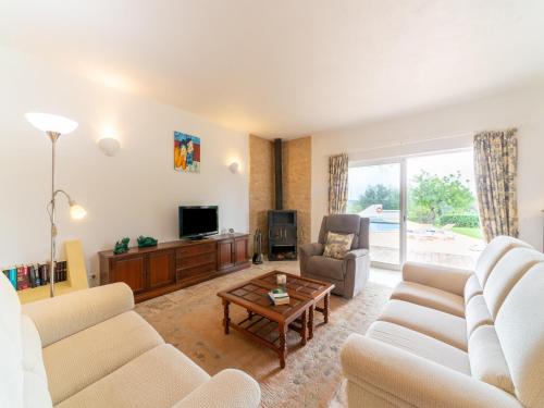 Serene Algarve Escape with Pool, cleaning included gîte à louer Poço Fundo