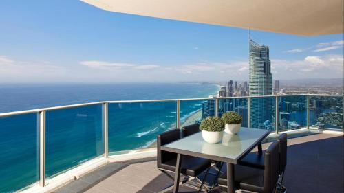 Hilton- Luxury Sky Ocean Lv27 Large Apartment