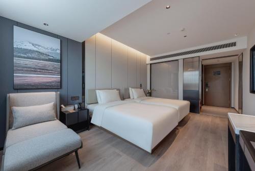Superior Twin Room image 2