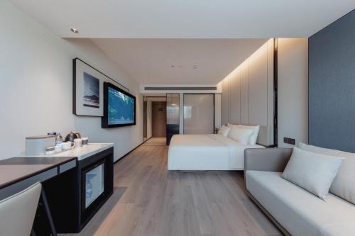 Superior Double Room room in Atour X Hotel Xiamen Gaoqi Airport Innovation Park Metro Station