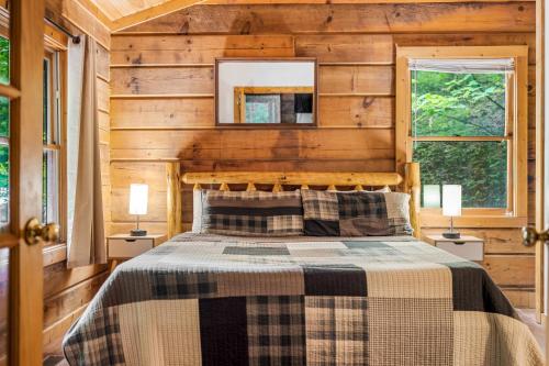Pine Haven, Hot Tub, Close to Everything, Honeymoon Cabin, Sevierville (fotografie 6)