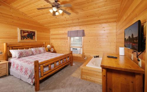 Bear Creek Lodge - Game Nights Hot Tub Soaks & Relaxation - image 13