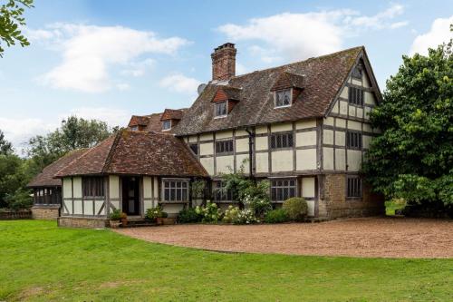 Iekārtas, Kirdford Farmhouse in Kirdford