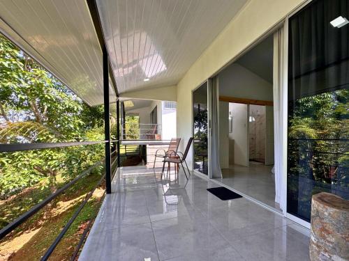 Sloth Villas in เตอร์เรียลบ้า