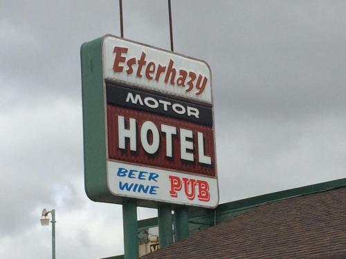 Esterhazy Motor Hotel - Accommodation - Esterhazy