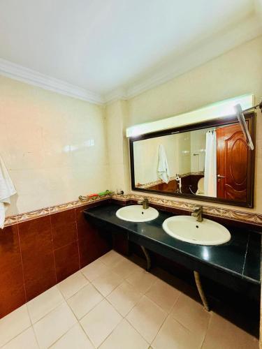 Bathroom, Pameer Hotel in Mingora