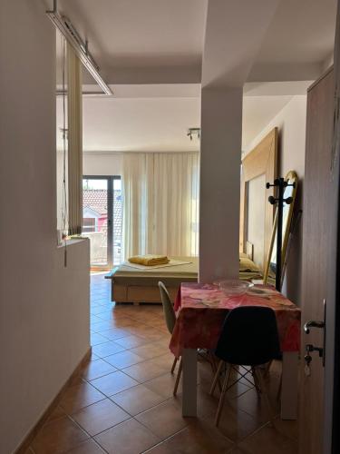 Apartment The Royal Pg - image 2
