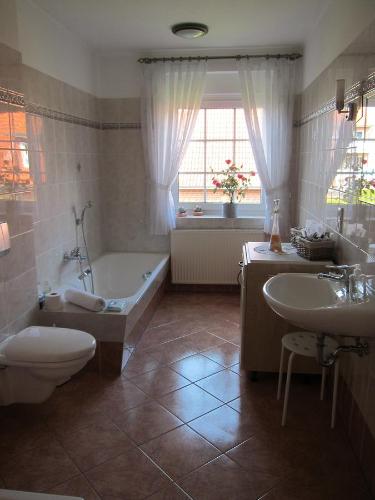 Hotel Heidetraum - image 10