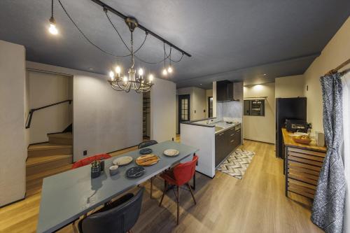 Facilities, Vintage Design Villa with Garage【Limited to One Group per Day】 in Kokufu