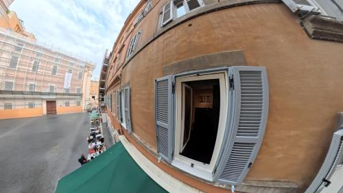 Acque Romane Maison Trevi Crociferi, Rome (photo 4)