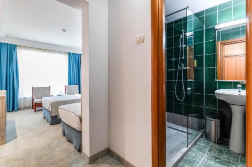 Hotel Condor - image 12