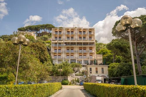 Hotel Mediterraneo in Cavi di Lavagna