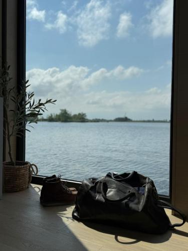 สภาพแวดล้อมโดยรอบ, Winter Getaway Houseboat Stay Romantic in มอนนิกเคนแดม