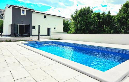 Gorgeous Home In Baska