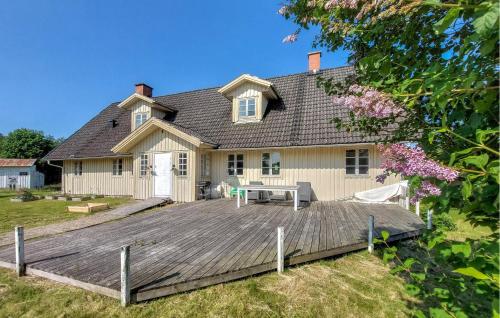 . 5 Bedroom Gorgeous Home In Bjärnum