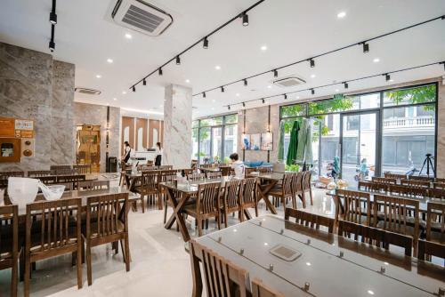 Sunshine Hotel in Thanh Hoá / Sầm Sơn Beach