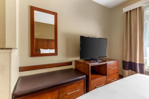 Comfort Suites Raleigh Walnut Creek - image 13