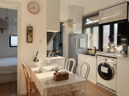 Wutong District Sunshine 2 bedrooms 2 beds with kitchen and bathroom, laundry and cooking, close to Zhongshan Park business district Leyihome close to Zhongshan Park, Šanghaj (fotografie 4)