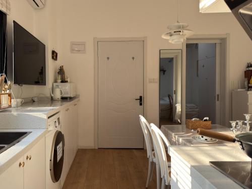 Wutong District Sunshine 2 bedrooms 2 beds with kitchen and bathroom, laundry and cooking, close to Zhongshan Park business district Leyihome close to Zhongshan Park, Šanghaj (fotografie 5)