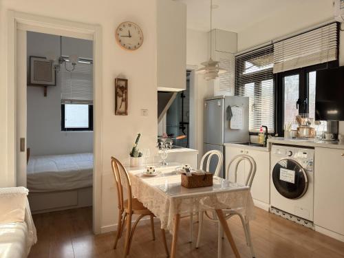 Wutong District Sunshine 2 bedrooms 2 beds with kitchen and bathroom, laundry and cooking, close to Zhongshan Park business district Leyihome close to Zhongshan Park, Šanghaj (fotografie 7)