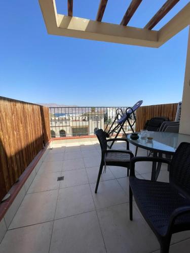 Two-Bedroom Apartment room in Amdar SEA VIEW עם ממ