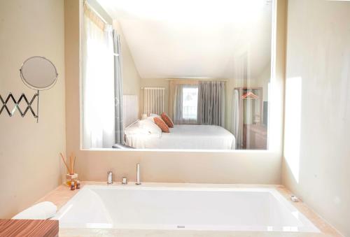 Superior Double Room image 2