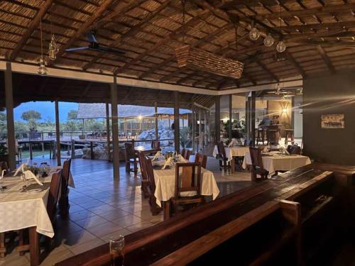 Restaurante, Mababe River Campsite in Mababe