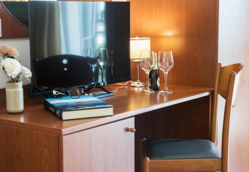 Hotel Mary Rose - image 11