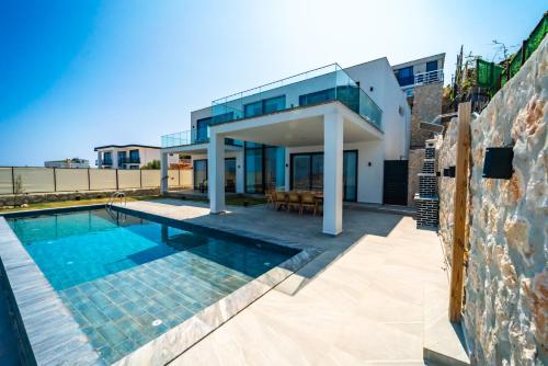 Deniz Manzaralı Geniş Tatil Villası (Deniz Manzaralı Genis Tatil Villası) in جيليميس